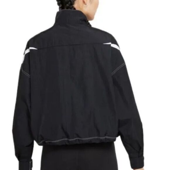 NIKE NEW Women’s Sportswear Swoosh Repel Woven Oversized Jacket NWT DR6132-010 - Picture 11 of 15
